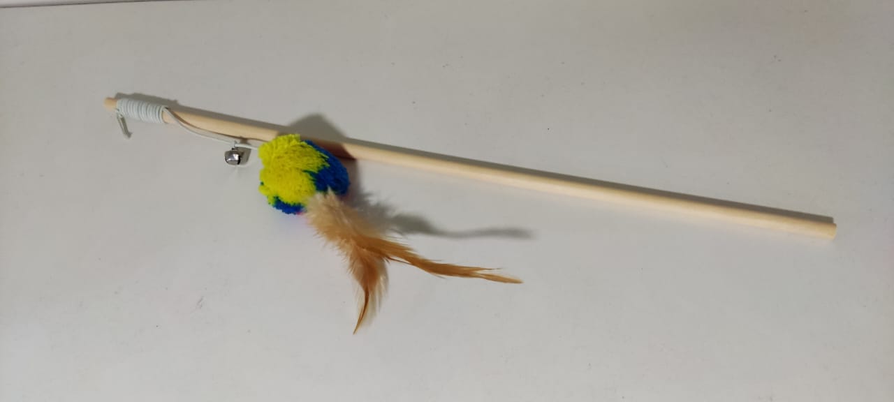 VARITA POMPON MULTICOLOR CON PLUMA Y CASCABEL -M2 (24060) - Imagen 3