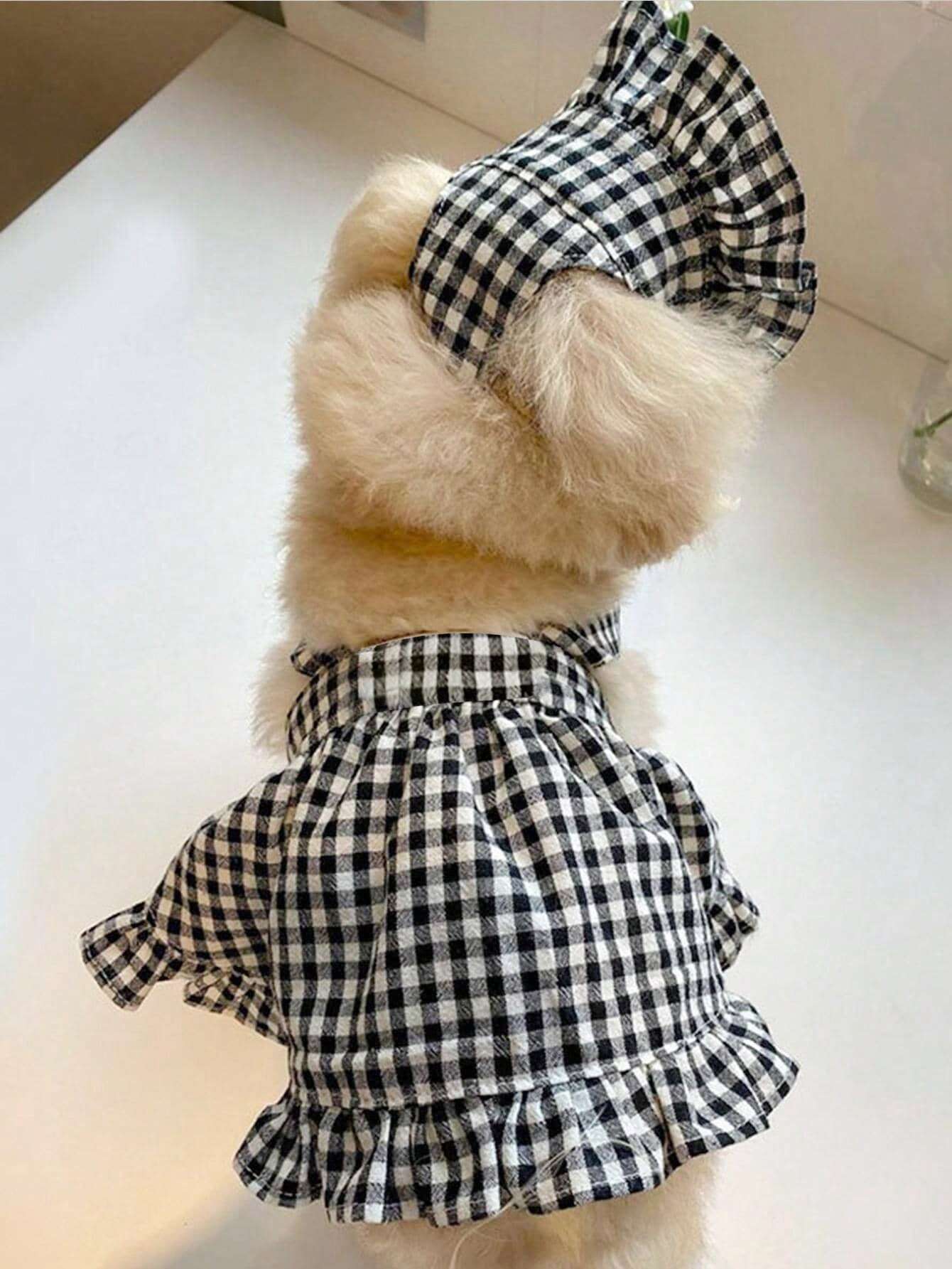 VESTIDO CON TIRANTES A CUADROS CON GORRO