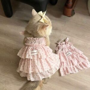 VESTIDO CON 3 VOLADOS FLOREADOS